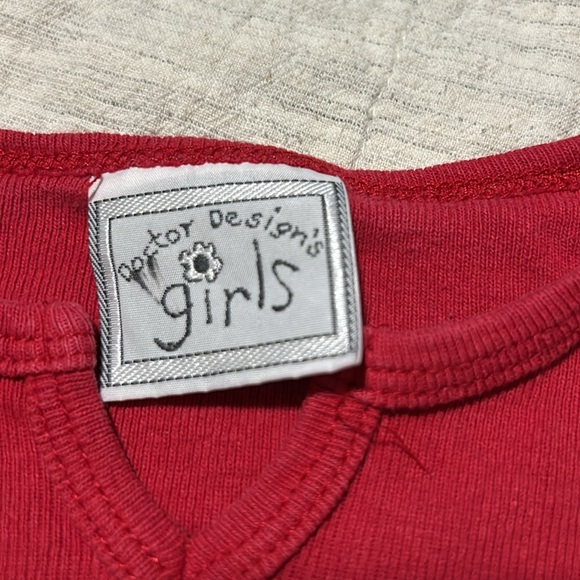 Girls tshirt. Size L - Picture 2 of 2